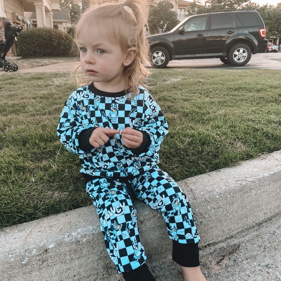 Bluey jogging suit - Picture 3 of 3